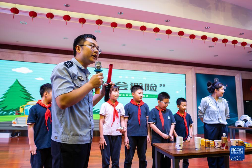 澳门银银河下载